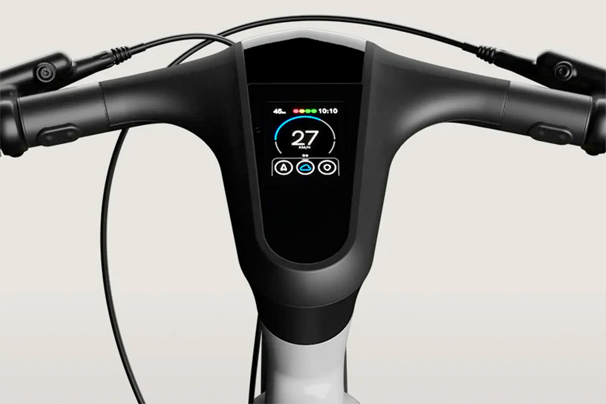 Mini E-Bike 1's integrated 2.4-inch touchscreen.