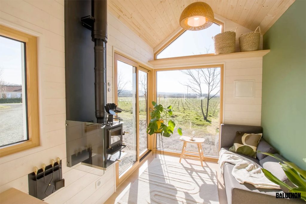 Baluchon Bois Perdus Tiny House Living Room