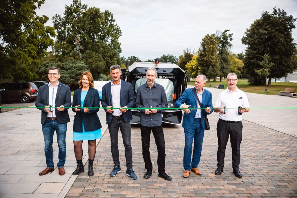 Fully Autonomous Aurrigo Auto-Shuttle Prague Trials