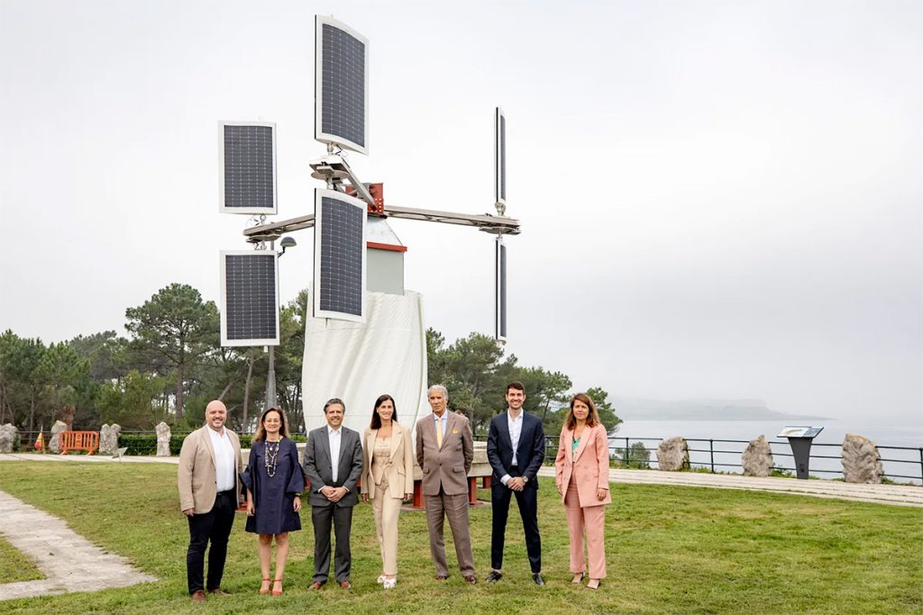 Soleolico Wind Turbine with Solar Panels Team